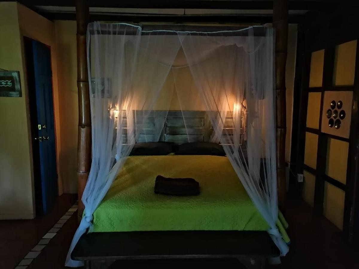 Mosana Reef Garden B&B Bocas del Toro Exterior photo